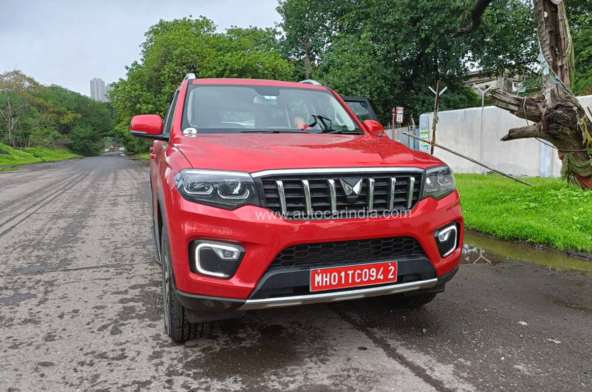 महिंद्रा स्कॉर्पियो एन फ्रंट क्वार्टर